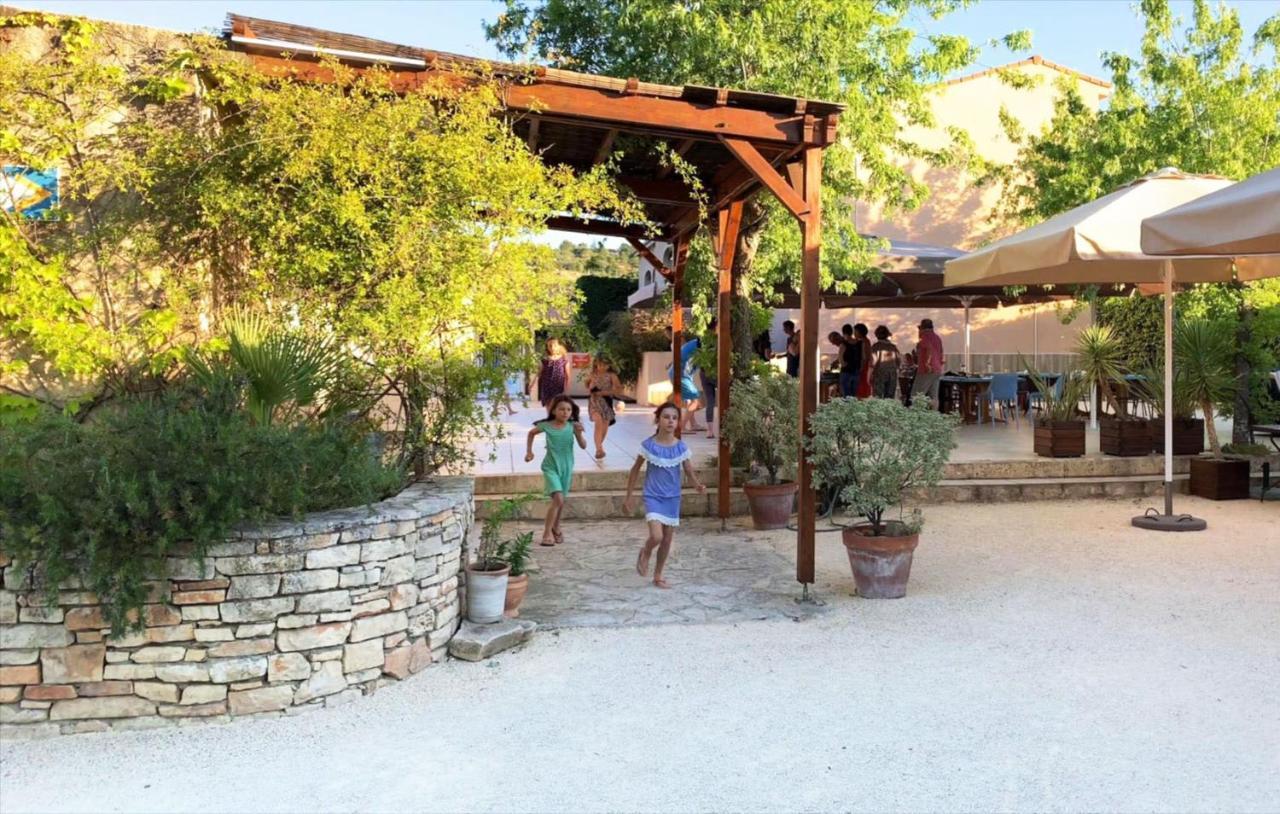 Les Cigalous Otel Salavas Dış mekan fotoğraf