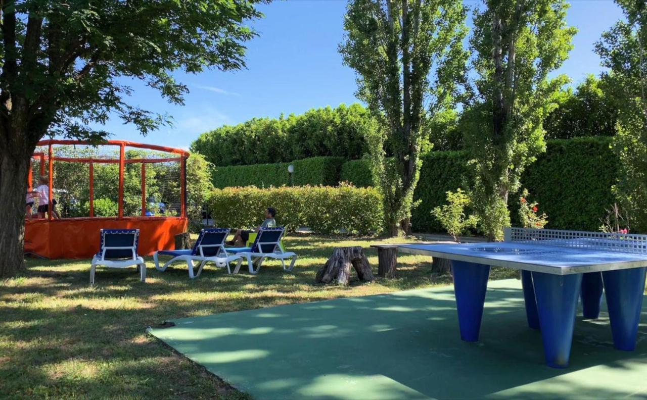 Les Cigalous Otel Salavas Dış mekan fotoğraf