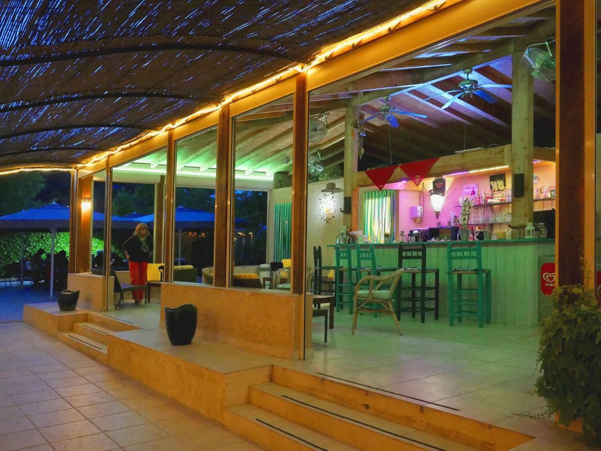 Les Cigalous Otel Salavas Dış mekan fotoğraf